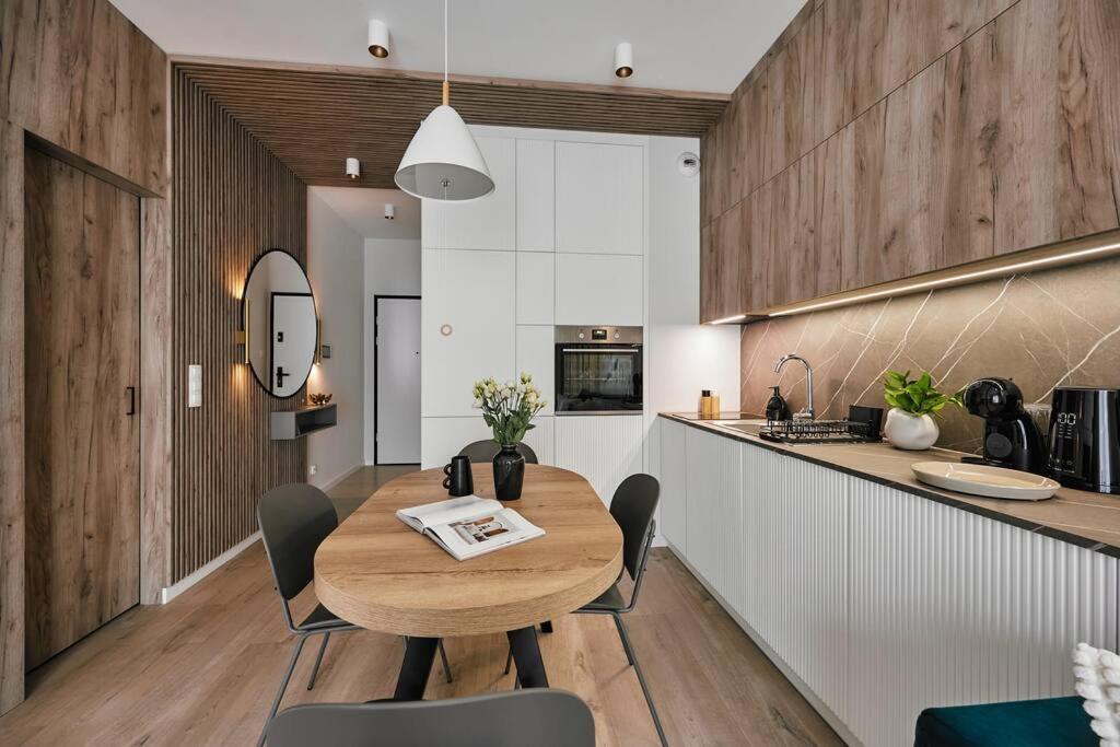 Golden Dreams Luxury Apartments 103 クラクフ エクステリア 写真