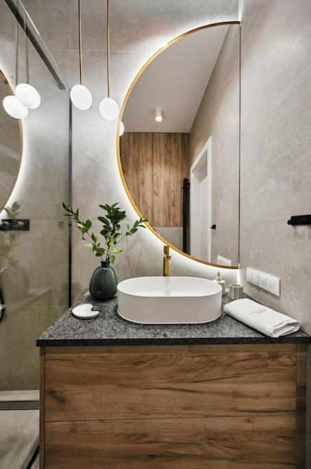 Golden Dreams Luxury Apartments 103 クラクフ エクステリア 写真